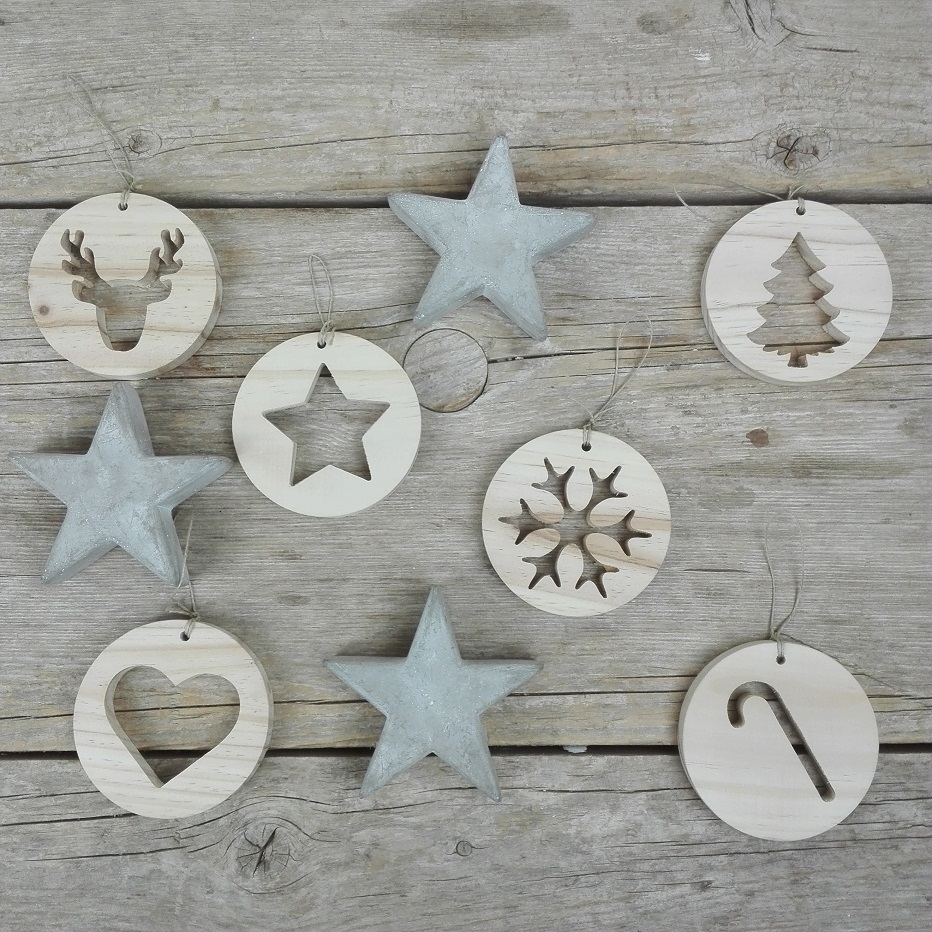 Adornos de madera para el árbol de Navidad